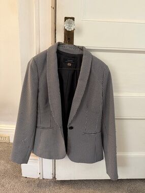 Tahari Black and White Houndstooth Shawl Collar Blazer